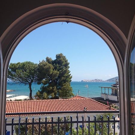 Alloggio Panoramico Sul Mare Di Vindicio Формия Екстериор снимка